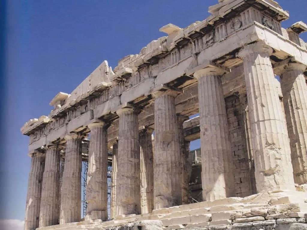 Kultura i sztuka starożytnej Grecji: fascynujący świat antyku