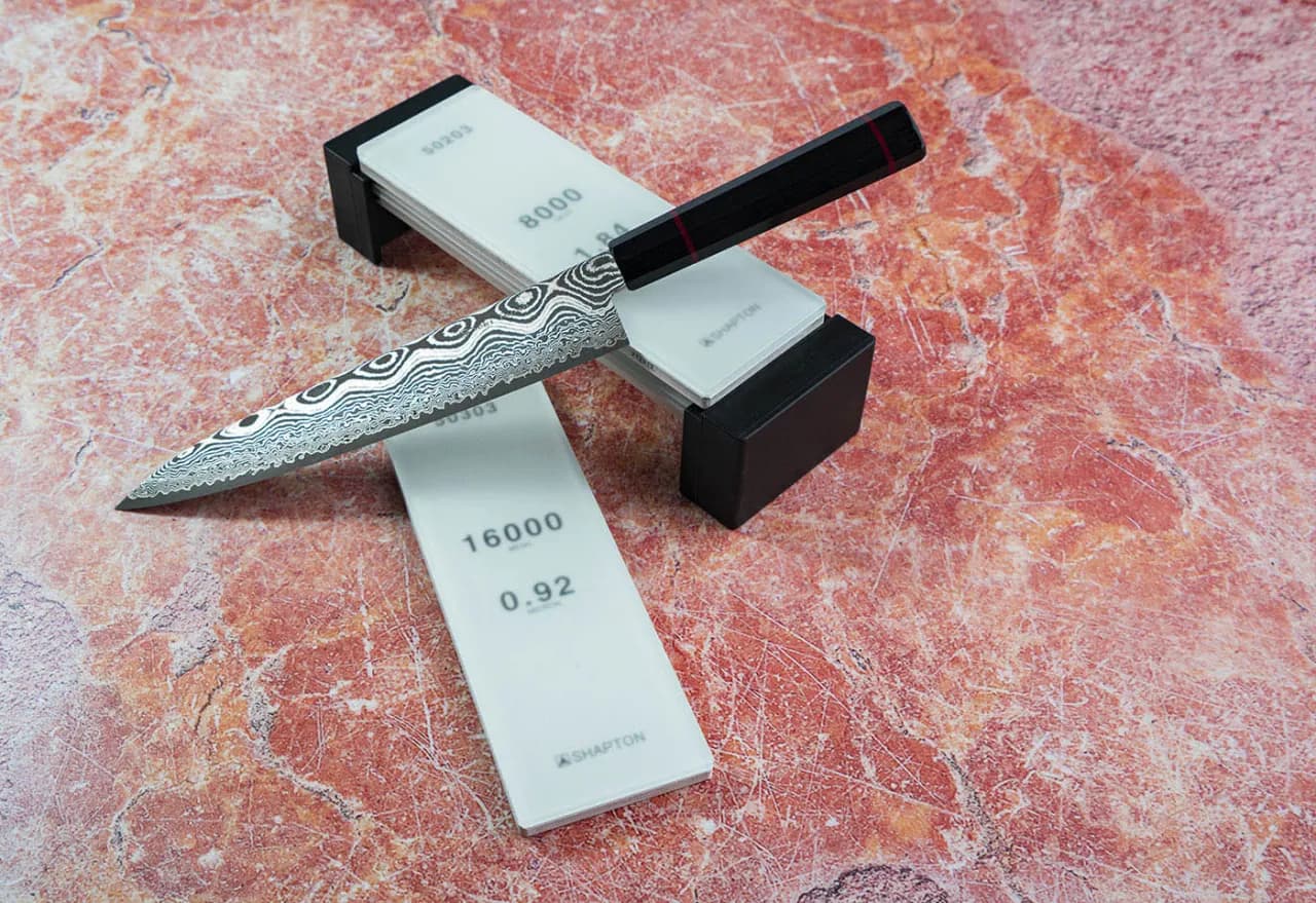 Odkryj Sekrety Stali Damasceńskiej: Co to jest i Dlaczego jest Wyjątkowa?